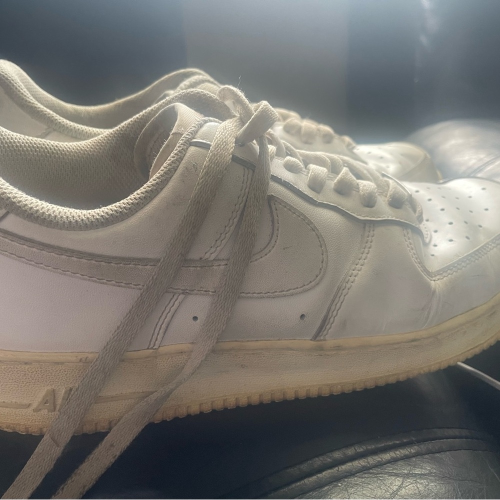 Nike White Leather Sneakers Low-Top Design